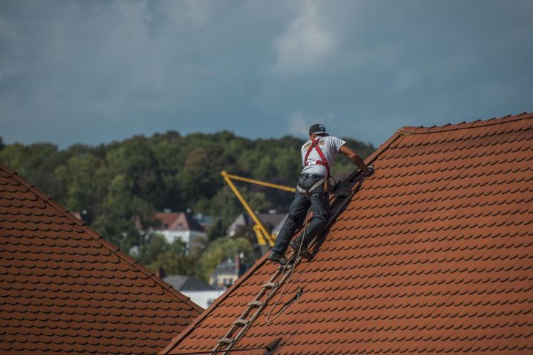 roofers-g11fa891aa_1920